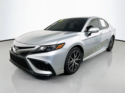 Used 2023 Toyota Camry SE FWD image 10