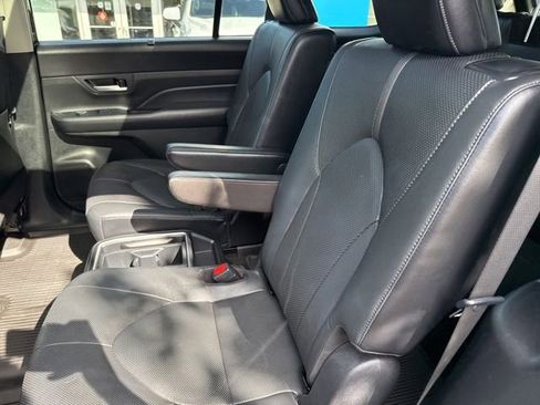 Used 2024 Toyota Grand Highlander AWD image 19