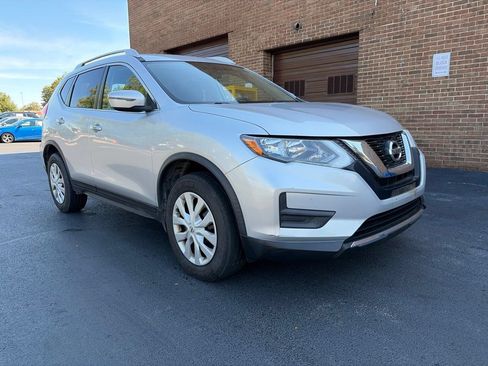 Used 2017 Nissan Rogue S w/ S Appearance Package AWD/4WD image 3