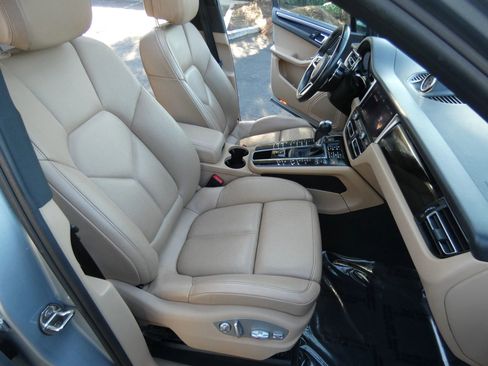 Used 2019 Porsche Macan image 26