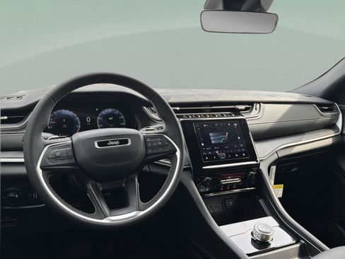 New 2025 Jeep Grand Cherokee Laredo X image 24