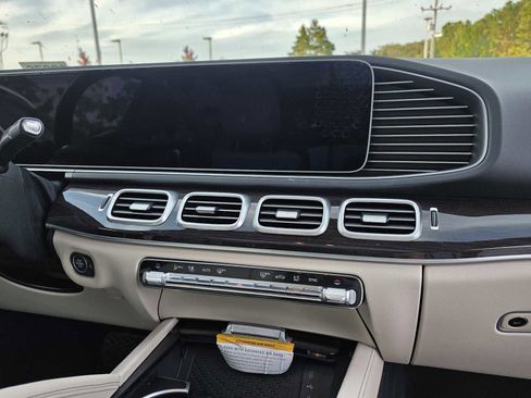 Used 2025 Mercedes-Benz GLE 350 4MATIC image 9