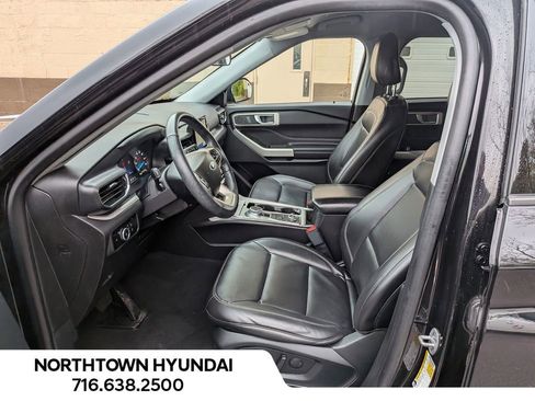 Used 2023 Ford Explorer XLT w/ Equipment Group 202A AWD/4WD image 8