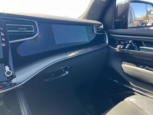 Used 2022 Jeep Grand Wagoneer Series II image 16