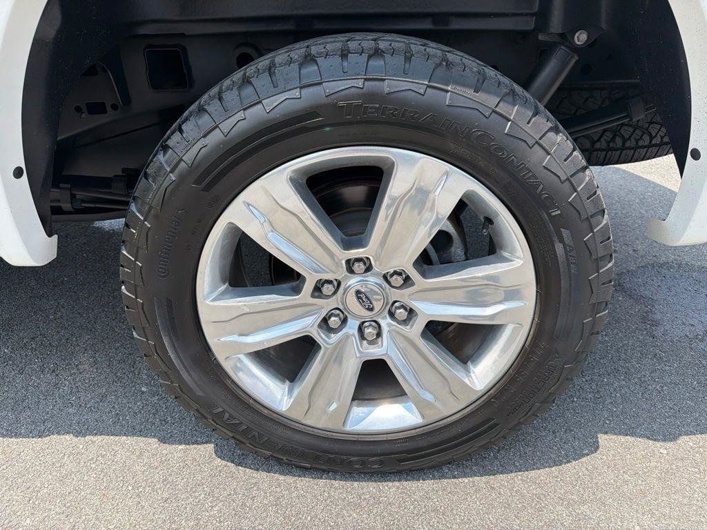 Used 2017 Ford F150 Platinum w/ Equipment Group 701A Luxury AWD/4WD image 12