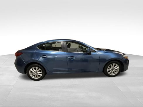Used 2017 MAZDA MAZDA3 Sport w/ Preferred Equipment Package FWD image 4
