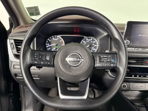 Used 2023 Nissan Rogue SV image 23