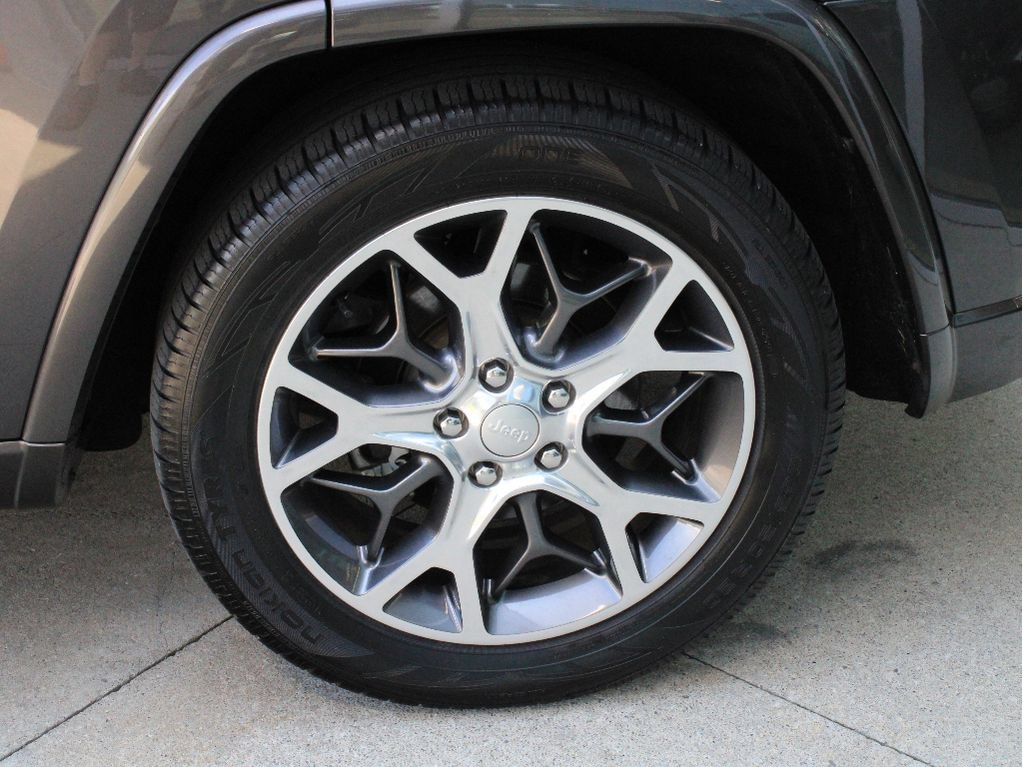 Used 2021 Jeep Grand Cherokee Overland AWD/4WD image 39
