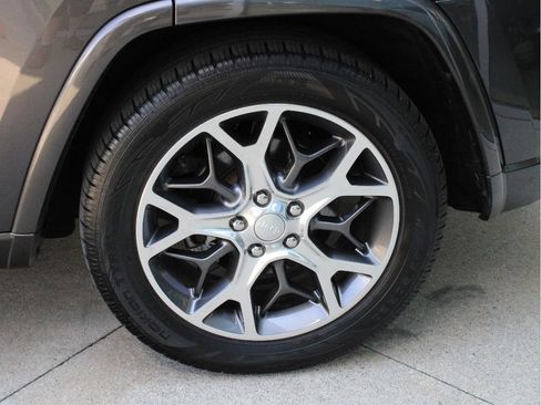 Used 2021 Jeep Grand Cherokee Overland AWD/4WD image 39