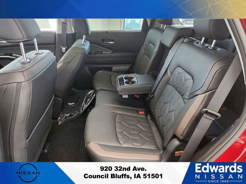 New 2026 Nissan Pathfinder Platinum w/ Cargo Package AWD/4WD image 19