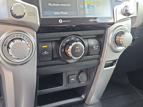 Used 2020 Toyota 4Runner SR5 image 28