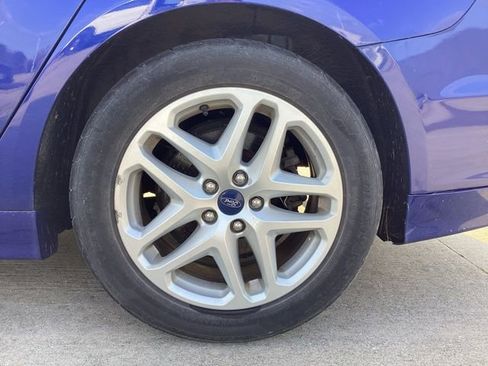 Used 2015 Ford Fusion SE FWD image 6