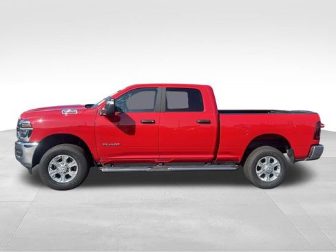 Used 2026 RAM 2500 Big Horn AWD/4WD image 3