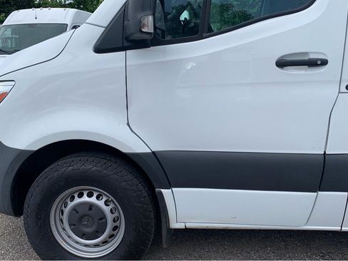 Used 2021 Mercedes-Benz Sprinter 2500 image 31