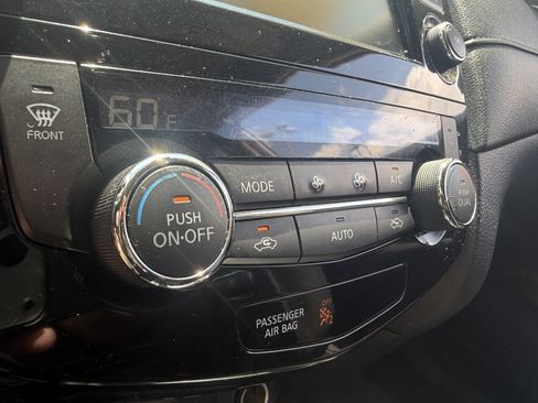 Used 2019 Nissan Rogue SV AWD/4WD image 37