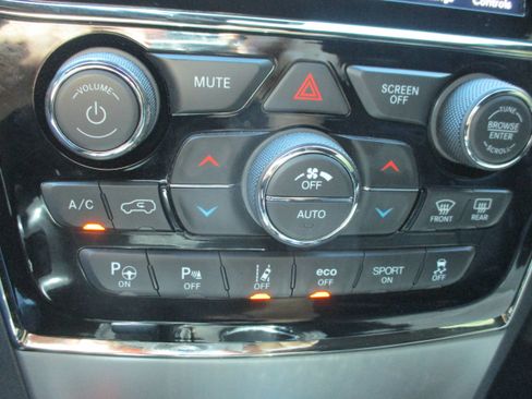 Used 2020 Jeep Grand Cherokee High Altitude AWD/4WD image 15