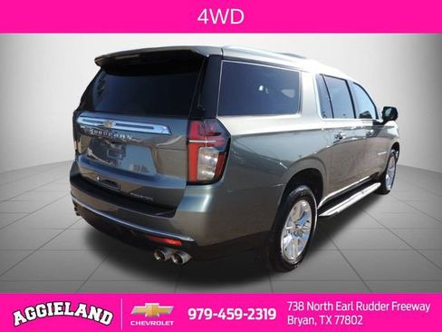 Used 2023 Chevrolet Suburban Premier image 4