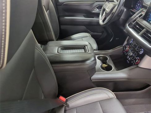 Certified 2024 GMC Yukon SLT w/ SLT Luxury Package image 27