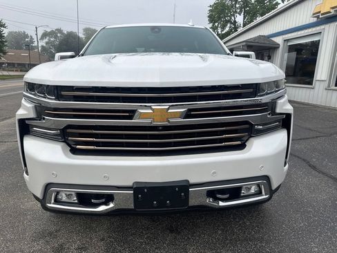 Used 2019 Chevrolet Silverado 1500 High Country w/ Technology Package AWD/4WD image 2