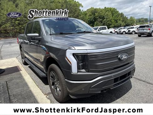 Used 2025 Ford F150 Lightning Lariat w/ Max Trailer Tow Package AWD/4WD image 1