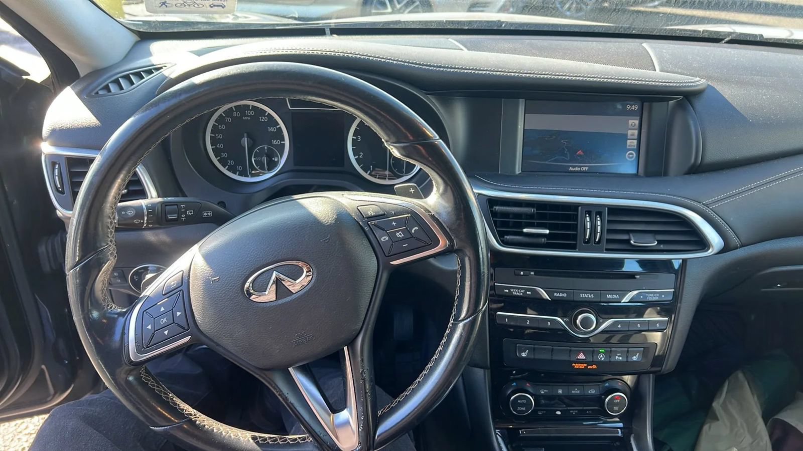 Used 2017 INFINITI QX30 Premium w/ Navigation Package AWD/4WD image 4