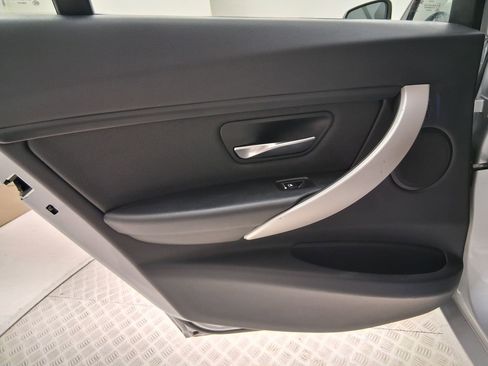 Used 2018 BMW 320i Sedan RWD image 29