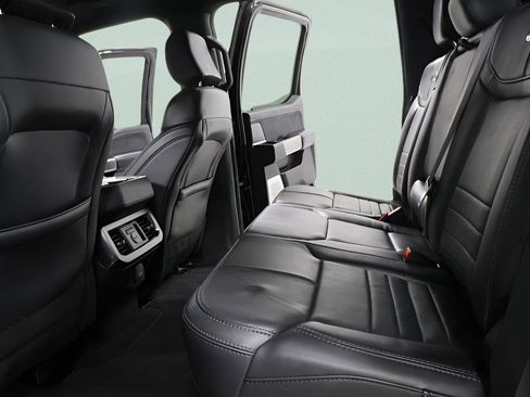 Used 2025 Ford F250 Platinum image 29