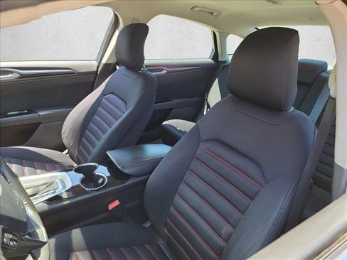 Used 2014 Ford Fusion SE FWD image 10
