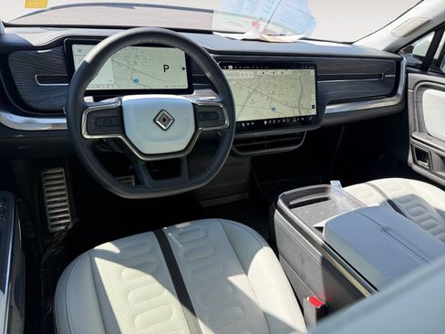 Used 2024 Rivian R1S Adventure AWD/4WD image 15