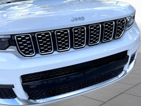 Used 2024 Jeep Grand Cherokee L Summit w/ Advanced Protech Group IV AWD/4WD image 30