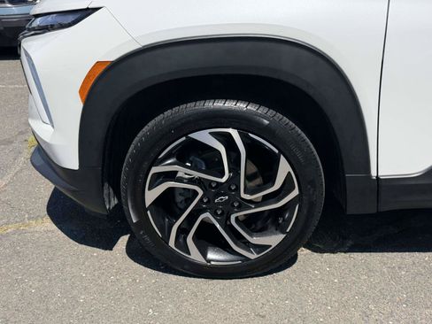 Certified 2025 Chevrolet TrailBlazer RS w/ Convenience Package AWD/4WD image 9