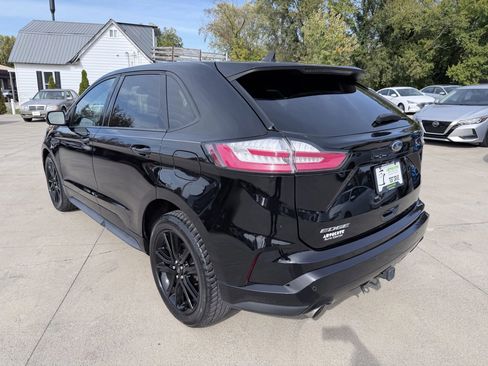 Used 2020 Ford Edge ST-Line w/ Cold Weather Package image 4