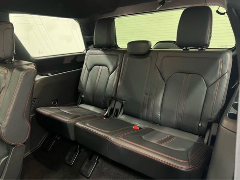 Used 2022 Ford Expedition Limited image 37