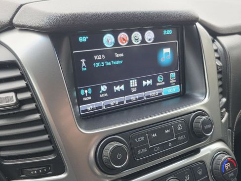 Used 2018 Chevrolet Tahoe LS image 18