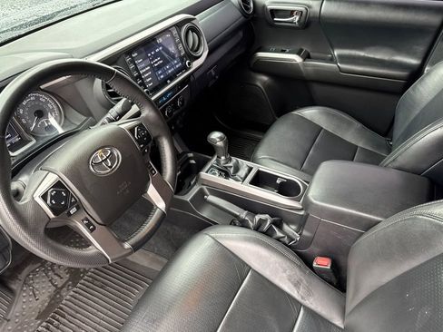 Used 2023 Toyota Tacoma Limited w/ Nightshade Package image 10