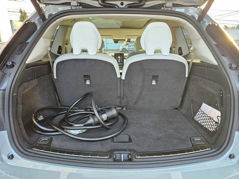 New 2025 Volvo EX90 Plus image 17