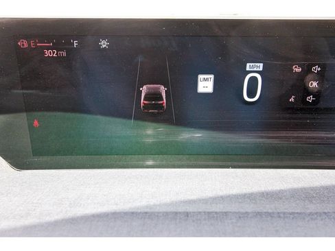 Used 2025 Ford Expedition Max Active RWD image 17
