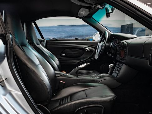 Used 2001 Porsche 911 Carrera 4 image 24