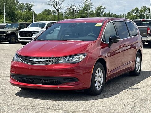 New 2027 Chrysler Pacifica LX FWD image 6