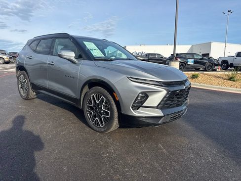 Certified 2023 Chevrolet Blazer RS w/ Driver Confidence II Package FWD image 2