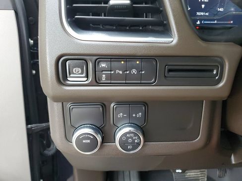 Used 2023 GMC Yukon SLT RWD image 29