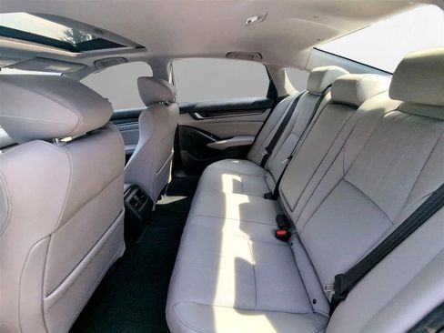 Used 2019 Honda Accord EX-L image 10