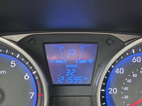 Used 2011 Hyundai Tucson GLS w/ Navigation Pkg 2 AWD/4WD image 10
