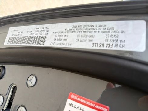 Used 2017 Dodge Challenger SRT Hellcat image 32