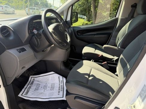 Used 2019 Nissan NV200 S w/ Back Door Glass Package FWD image 9