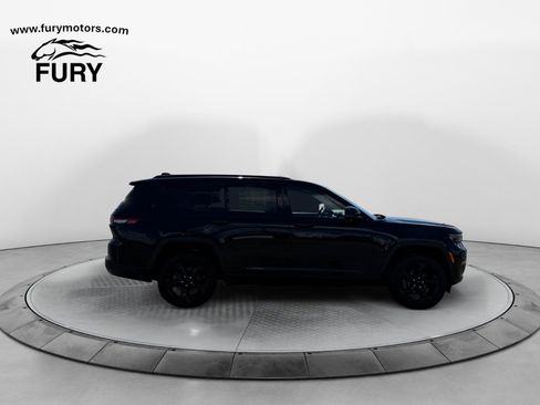 Used 2023 Jeep Grand Cherokee L Limited w/ Black Appearance Package AWD/4WD image 2