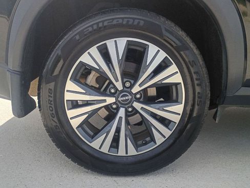 Used 2023 Nissan Rogue SV w/ SV Premium B Package FWD image 23