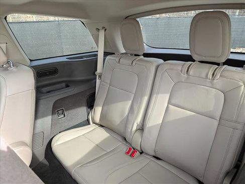 Used 2023 Lincoln Aviator Reserve w/ Equipment Group 201A image 30