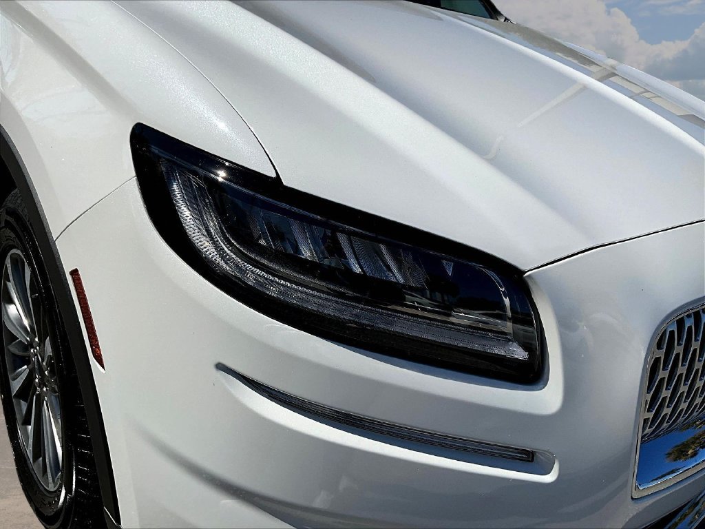 Used 2022 Lincoln Nautilus FWD w/ Premium Package image 32