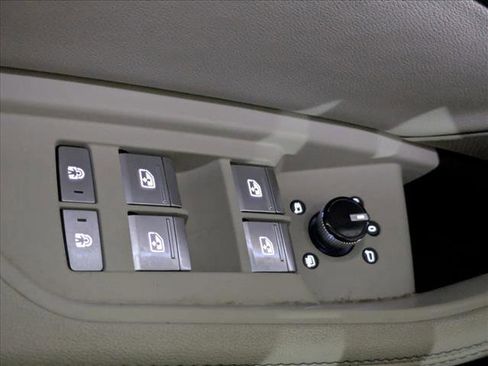 Used 2024 Audi Q8 e-tron Premium Plus w/ Premium Plus Package image 17